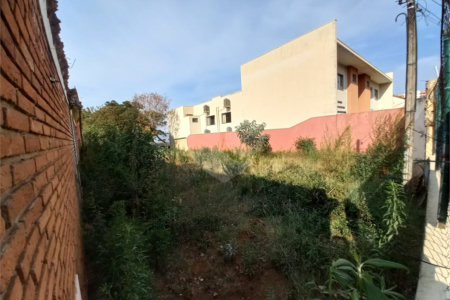 Terreno para venda no Jardim São Carlos.