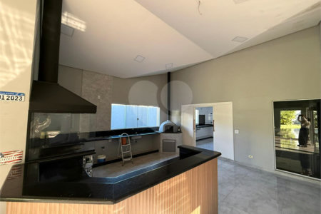 Casa alto padrão condomínio fechado em Atibaia com 4 suítes e ampla área de lazer, espaço gourmet, piscina, 6 vagas garagem