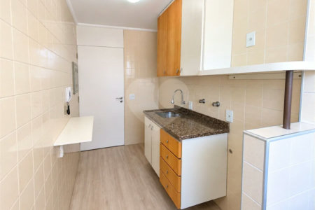 Apartamento de 44 m² com 2 dormitórios, varanda integrada e 1 vaga na Vila Guarani