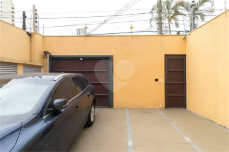 Casa com 3 dormitórios sendo 3 suítes com 03 vagas de garagem.