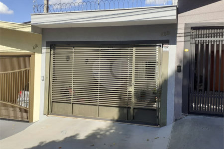 Casa Térrea com 2 dormitórios, sendo 1 suíte.
