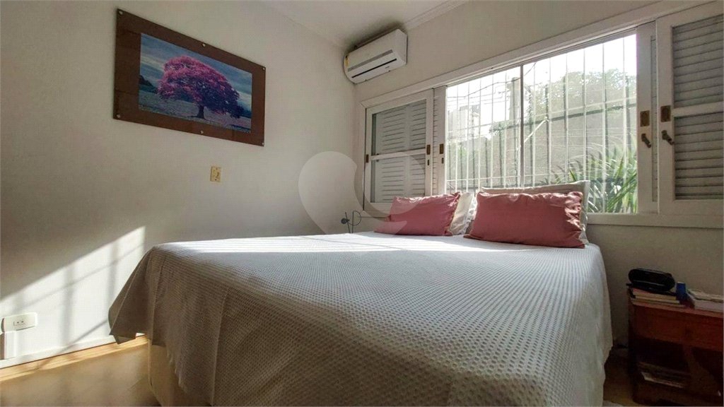 Casa à venda com 3 quartos, sendo 1 suíte,  em Vila Paulista, São Paulo, SP