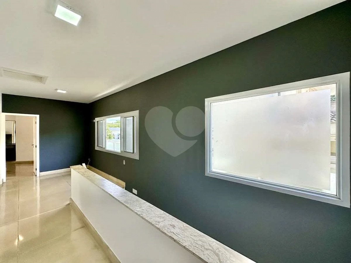 Casa em condomínio Impecável, 4 dorms / 2 suítes, varanda gourmet, piscina, 3 lareiras