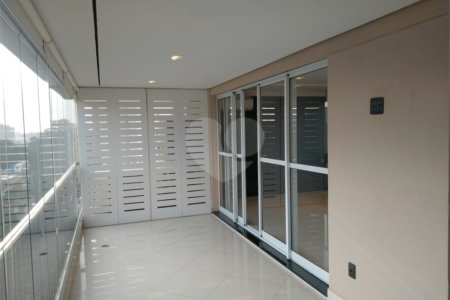 Apartamento 3 suítes, varanda gourmet, 3 vagas em Condomínio Clube na Mooca