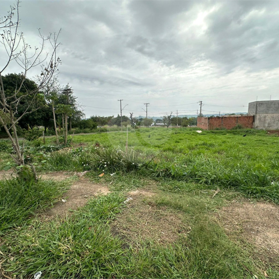 Terreno á venda, com 197m2, no Bairro Parque Primavera em São Carlos.