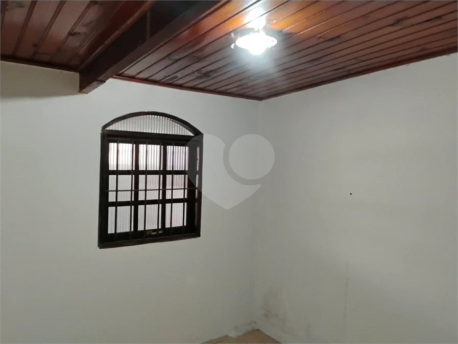 Vende-se sobrado de 3 andares na Vila Santa Catarina