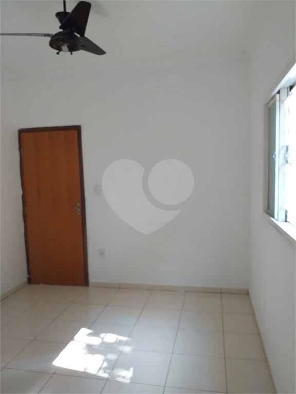 Casa térrea para venda, na cidade de Araraquara/SP.