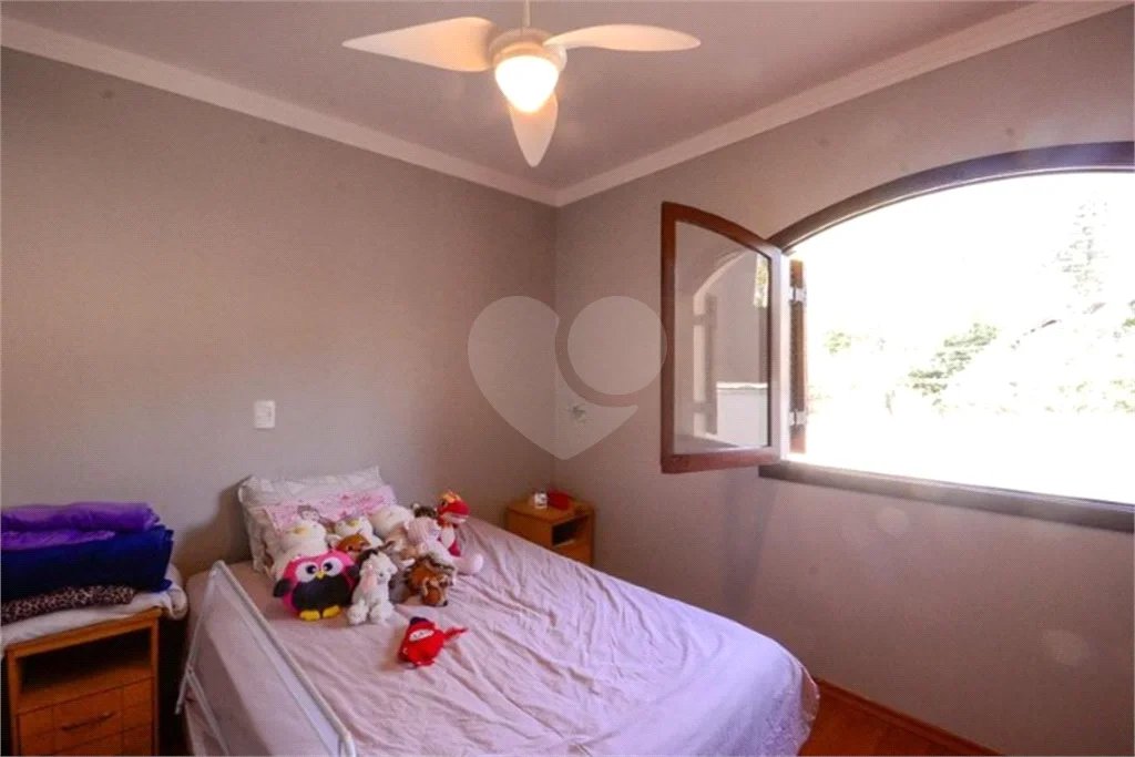 Casa com 4 Dormitórios sendo 1 suíte, com 3 Vagas