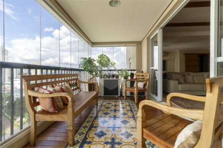 Apartamento para venda no Alto da Moóca, com 178 m², 3 suítes, 3 vagas.