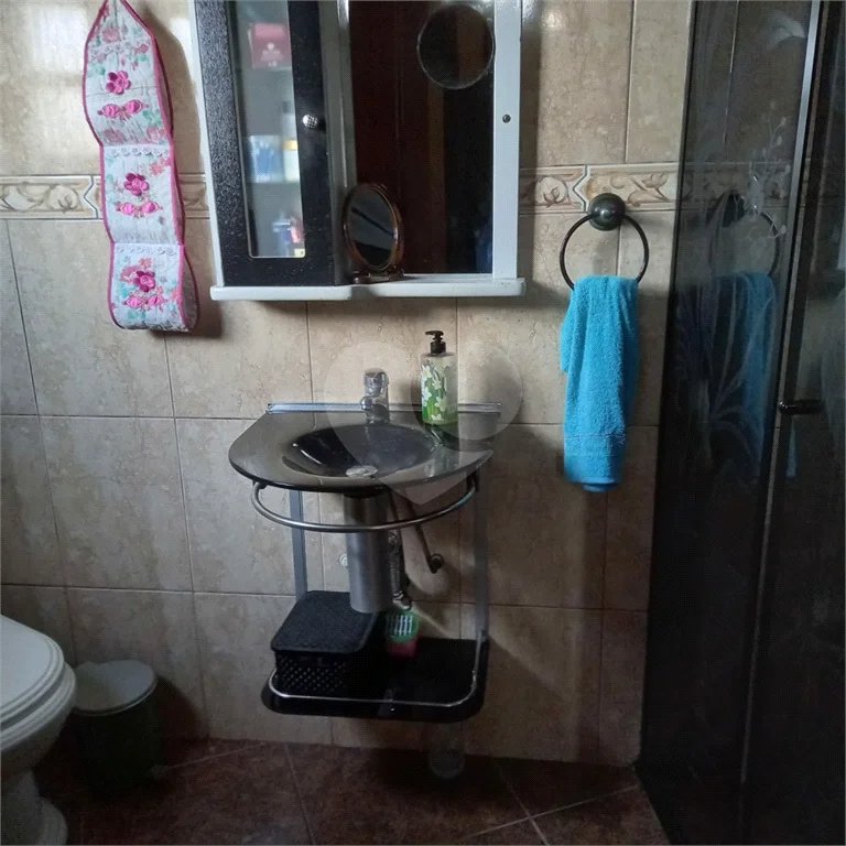 Casa com 260m² , 3 pavimentos , 6 dormitórios , 1 suíte , 3 vagas , a venda no Itaim Paulista.