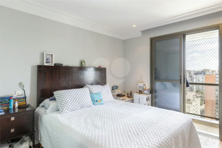 APARTAMENTO COM 3 DORMITÓRIOS, 3 SUÍTES, 3 VAGAS, LAVABO, LAZER, 193 M² - MOEMA