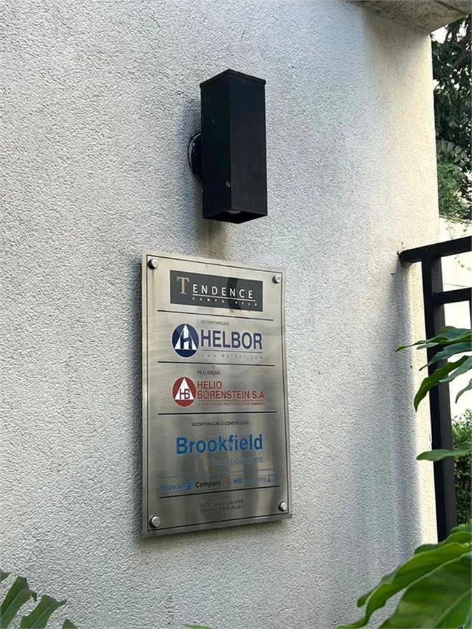 Apartamento em condomínio clube no Campo Belo