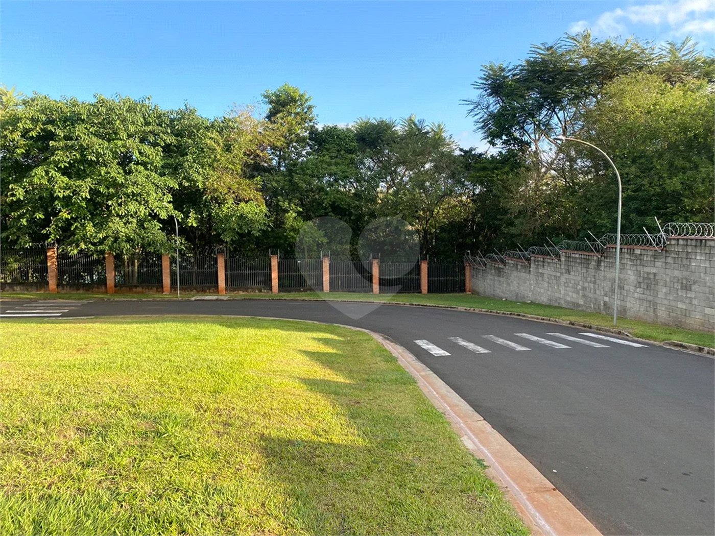 Terreno disponível para venda no Condomínio Moinho Vermelho no Bairro Água Seca em Piracicaba - SP.