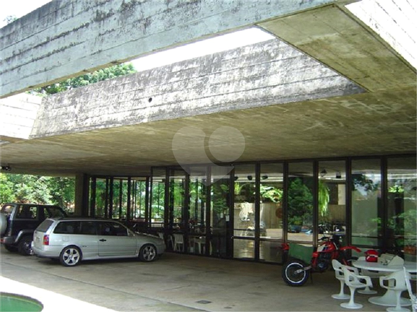 Casa Térrea à venda com 5 quartos, sendo 3 suítes, em Interlagos, São Paulo, SP