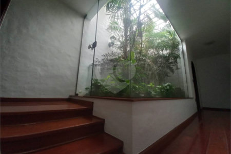 Casa térrea no Condomínio Faber I.