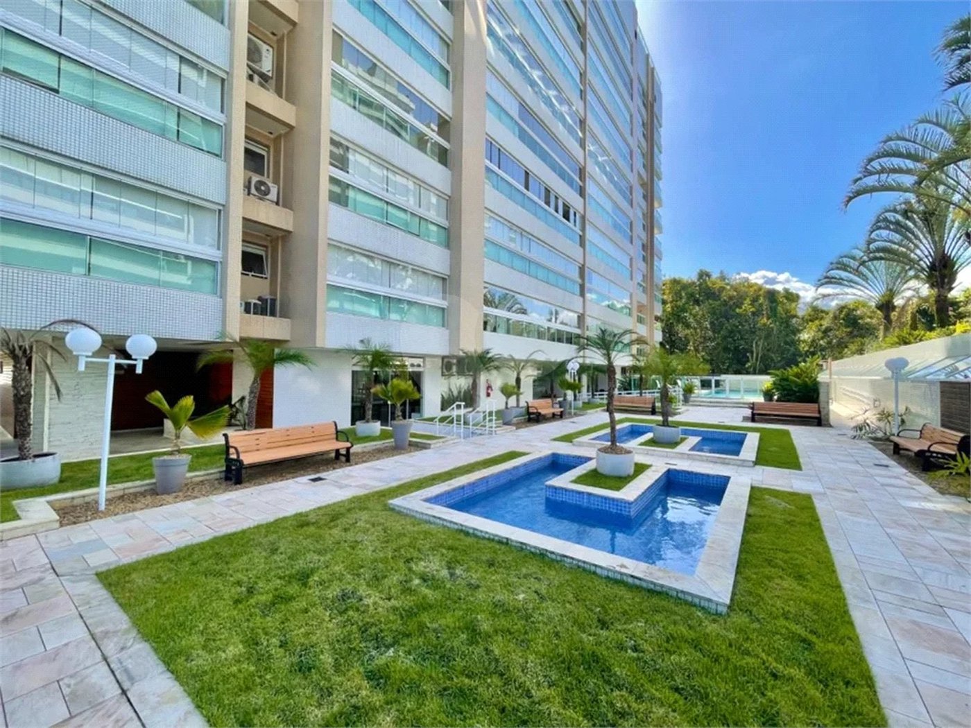 Apartamento à venda com 3 suítes em Riviera de São Lourenço, Bertioga, SP