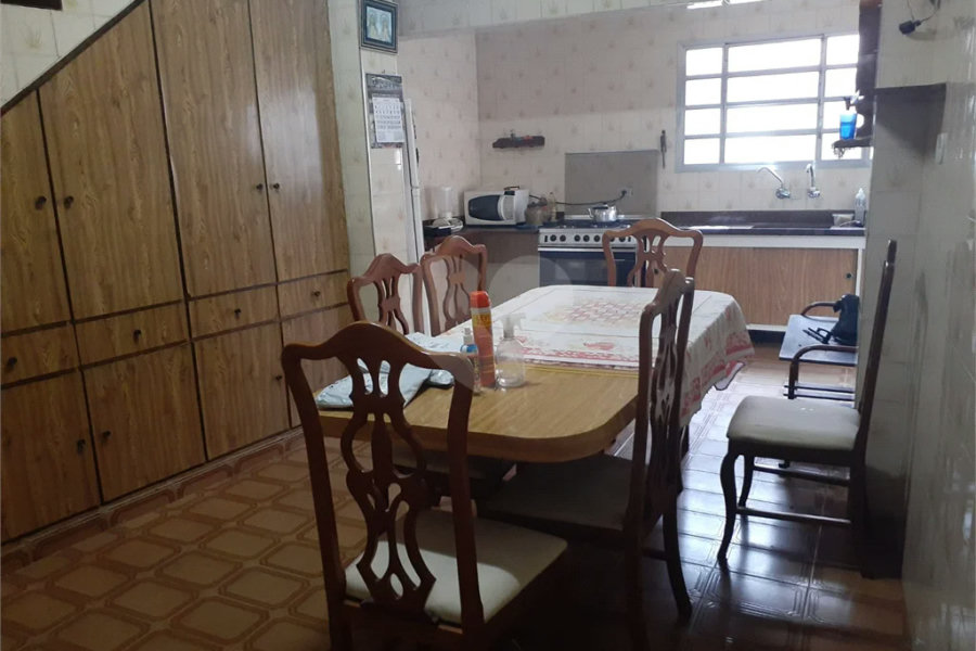 Casa Térrea à venda com 4 quartos em Vila Regente Feijó, São Paulo, SP