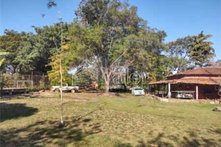 Chácara à venda com 4 quartos, sendo 1 suíte,  em Chácara Leila, São Carlos, SP