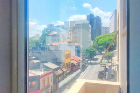 Apartamento na Consolação com 2 quartos, varanda, sem vaga.