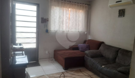 Casa à venda com 2 quartos em Residencial Deputado José Zavaglia, São Carlos, SP
