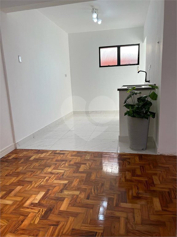 Apartamento à venda - Saúde.