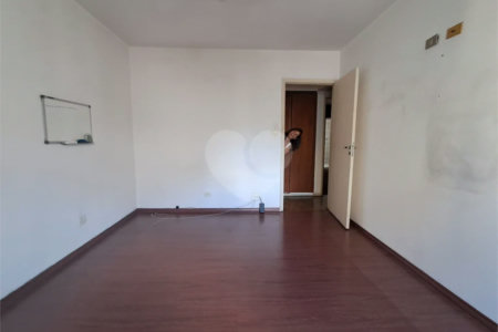 Imóvel de 141m² 3 quartos, 1 sendo suíte, retrofit no condomíno 1 vaga Paraíso
