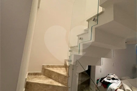 Apartamento duplex de 102 m² com 2 dormitórios, sendo 1 suíte, 3 banheiros, área gourmet e 1 vaga de garagem. Conforto, estilo e exclusividade em um só imóvel!