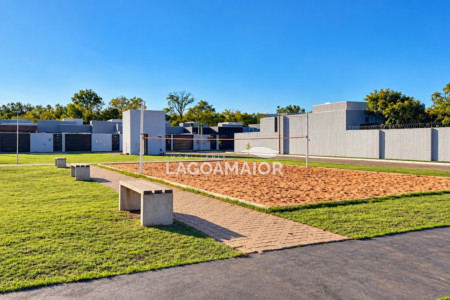 Casa à venda com 2 quartos, sendo 1 suíte, no condomínio Alto do Capivari, Três Lagoas - MS