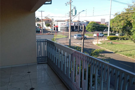 Sobrado 4 dormitórios, 2 suítes no Santa Felícia.