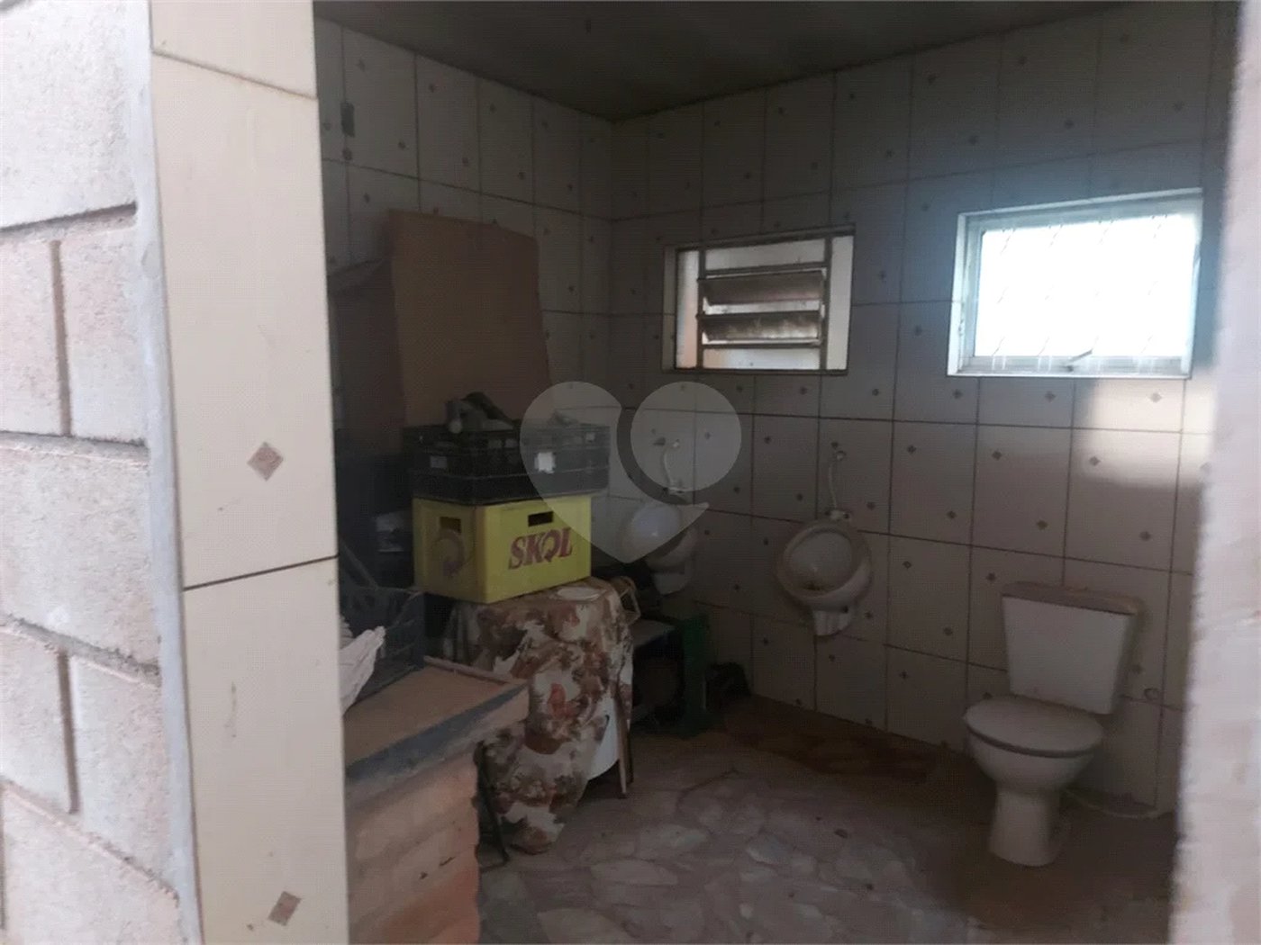 Locação de barracões para Armazenamento" área total de 6000mts - Bairro Abadia - Louveira SP