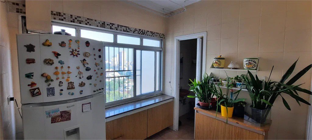 Apartamento à venda com 3 quartos, sendo 1 suíte, em Vila Madalena, São Paulo, SP