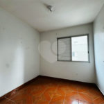 Vende-se Apartamento de 2 Quartos com Sacada na Vila Mascote