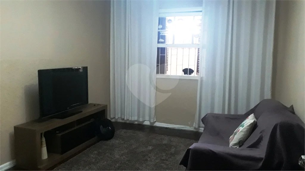 Casa totalmente térrea com 215 m² de área total