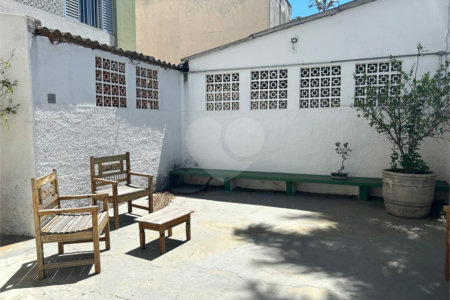 Onde o sossego encontra a praticidade: Seu novo refúgio no Planalto Paulista!Andar alto,vista privilegiada, 2 dormitorios,1 sala,cozinha e banheiro,SEM VAGA.