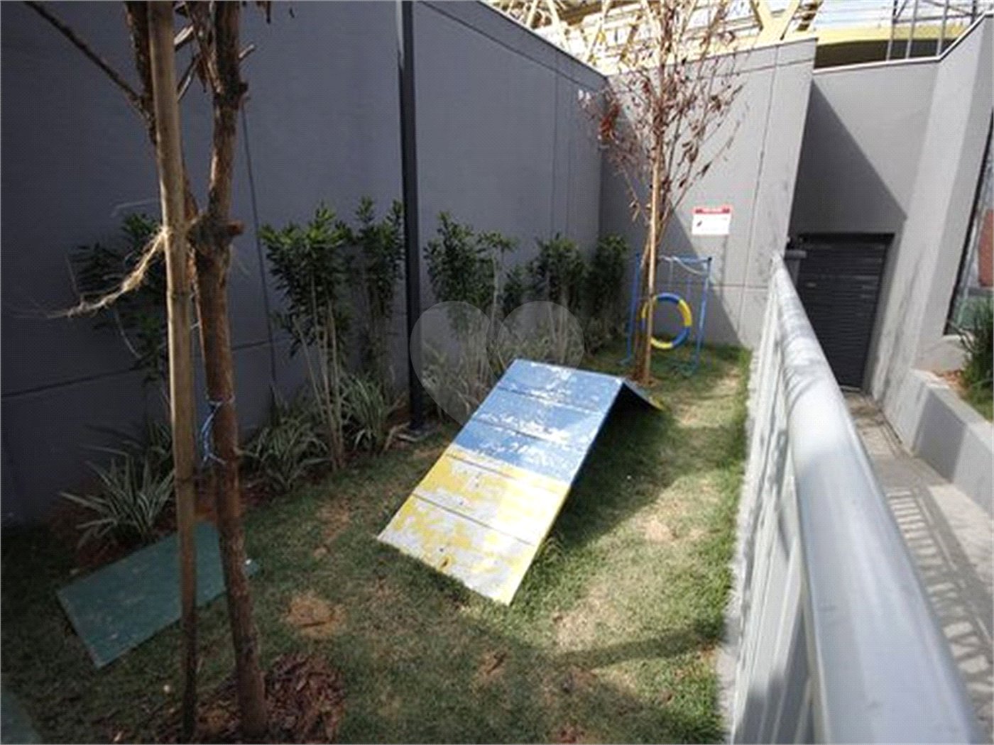 1 DORMITÓRIO NO IPIRANGA COM ARMÁRIOS - 45 M² - COM 1 VAGA