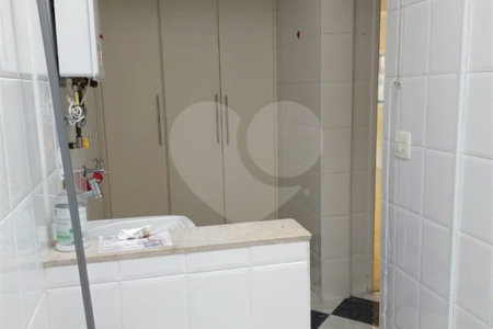 Sobrado á venda com 102m²- Vila Bertioga.