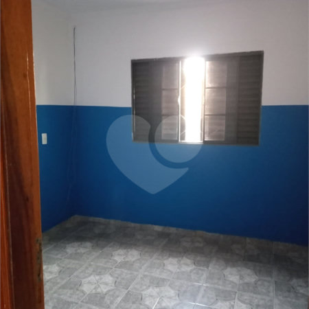 Sobrado com 5 dormitórios.
