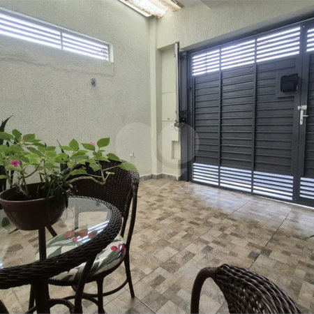 Casa de vila com 3 dormitórios sendo 2 suítes em Santana