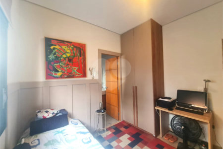 Casa térrea com 3 quartos à venda em Interlagos - SP