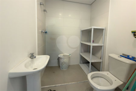 Apartamento de 03 dormitórios sendo 02 suítes com 02 vagas de garagem.