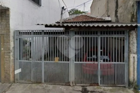 Casa com 150m² , 1 dormitório , 1 vaga de garagem , precisando de reforma , `venda na Penha.