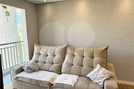 Apartamento com 48m², 2 dormitórios, 1 vaga de garagem, à venda em Itaquera.