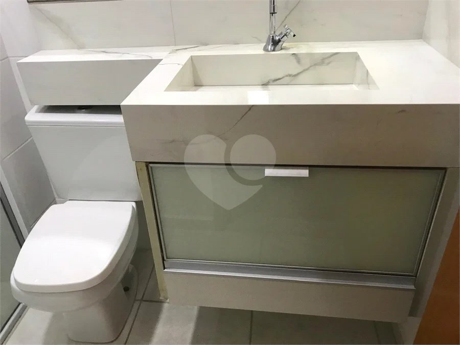 APARTAMENTO MOBILIADO EM FRENTE AO SHOPPING 02 DORMITÒRIOS
