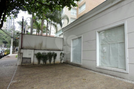Excelente Casa Térrea Comercial em Região Nobre !!!