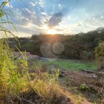 Terreno em Atibaia com 415 metros e pronto para construir no bairro Jardim Paulista, aceita financiamento