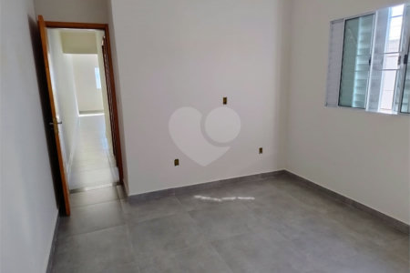 Casa nova 2 quartos dois banheiros Jardim Hikari