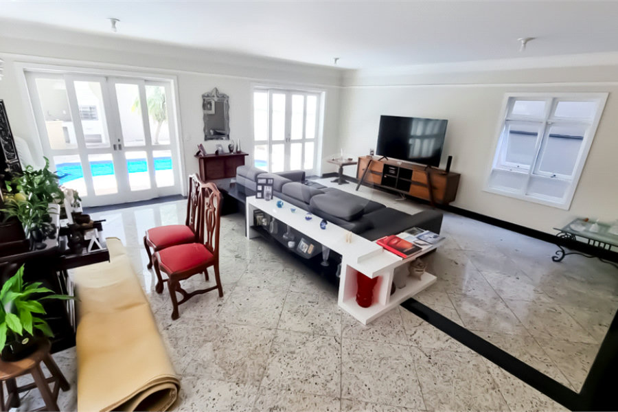 Sobrado com 4 suítes, 5 vagas e Piscina - Palmas do Tremembé