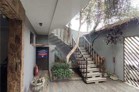 Casa com 300m² , 4 dormitórios , sendo 2 suítes , 5 vagas , à venda no bairro Curuçá , em Santo André.