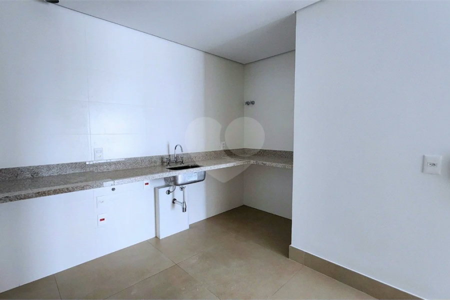 Apartamento à venda com 3 suítes em Riviera de São Lourenço, Bertioga, SP