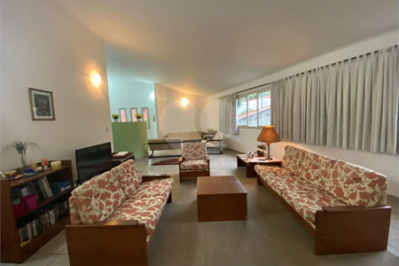 Casa térrea com 3 quartos para alugar no Jardim dos Estados, São Paulo - SP